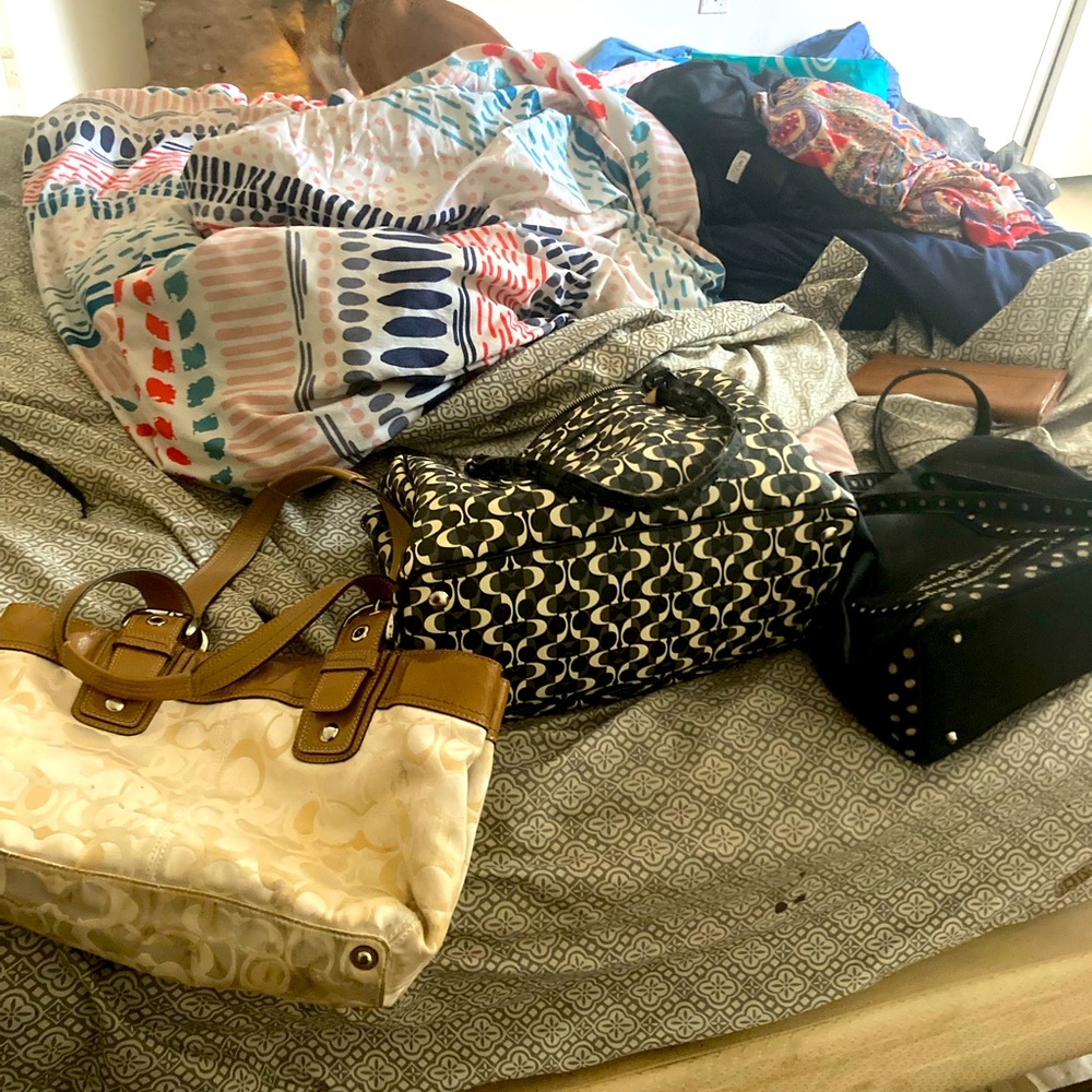 Three purses 5 dollars two are ten dollars
